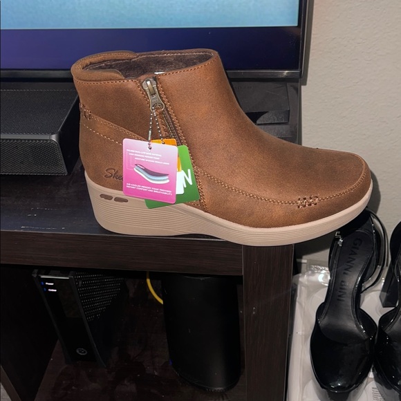 Skechers Shoes - Skechers Women's Brown Ankle Boots SZ 9